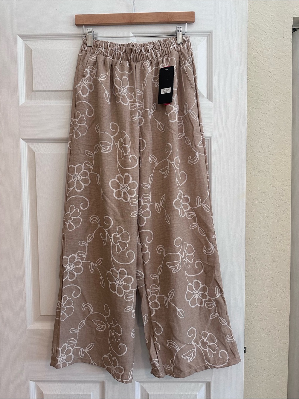 Floral Embroidered Brunch Set - Beige - Picture 5 of 5